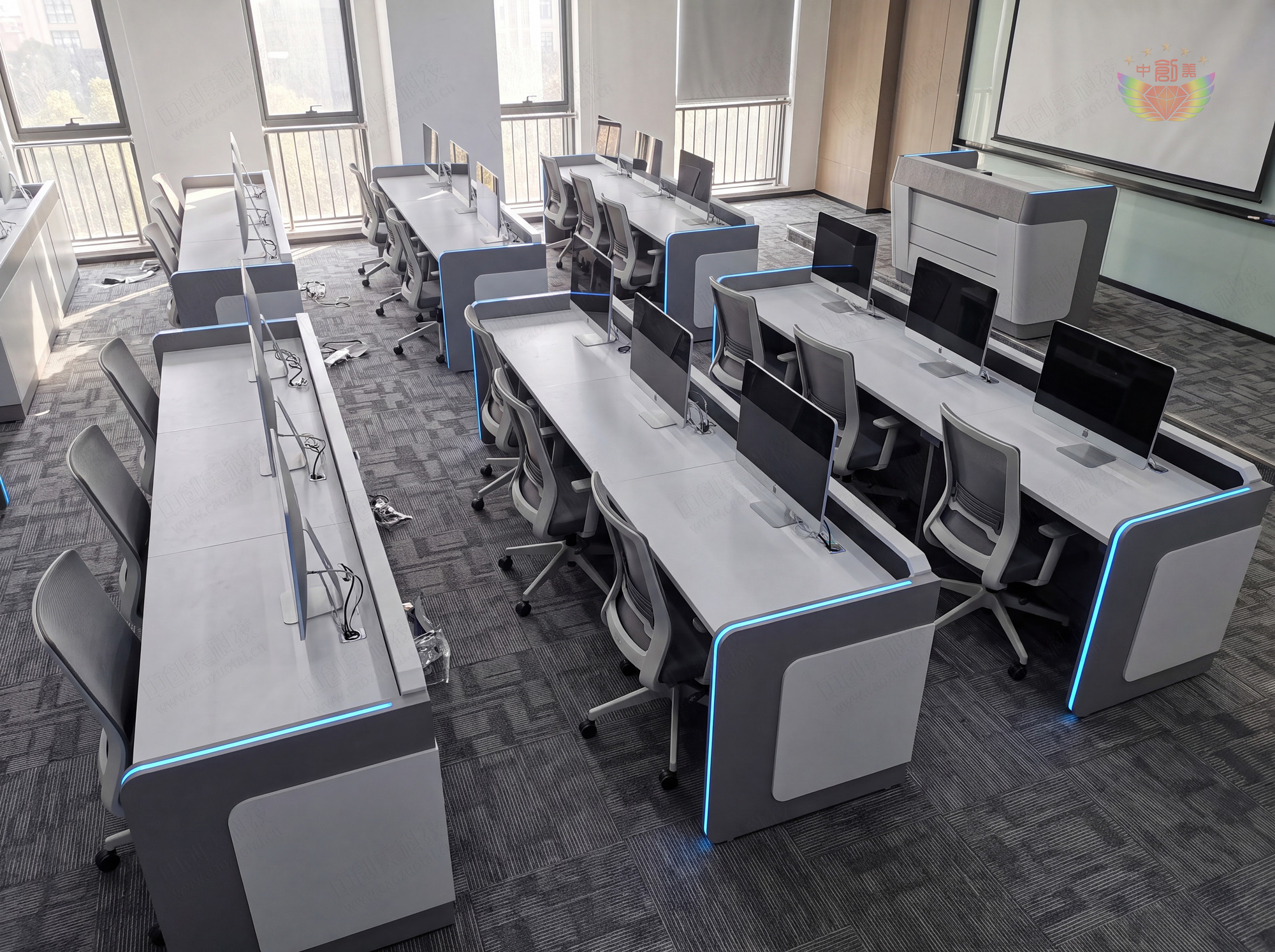 多媒体教室专用培训会议桌款式图