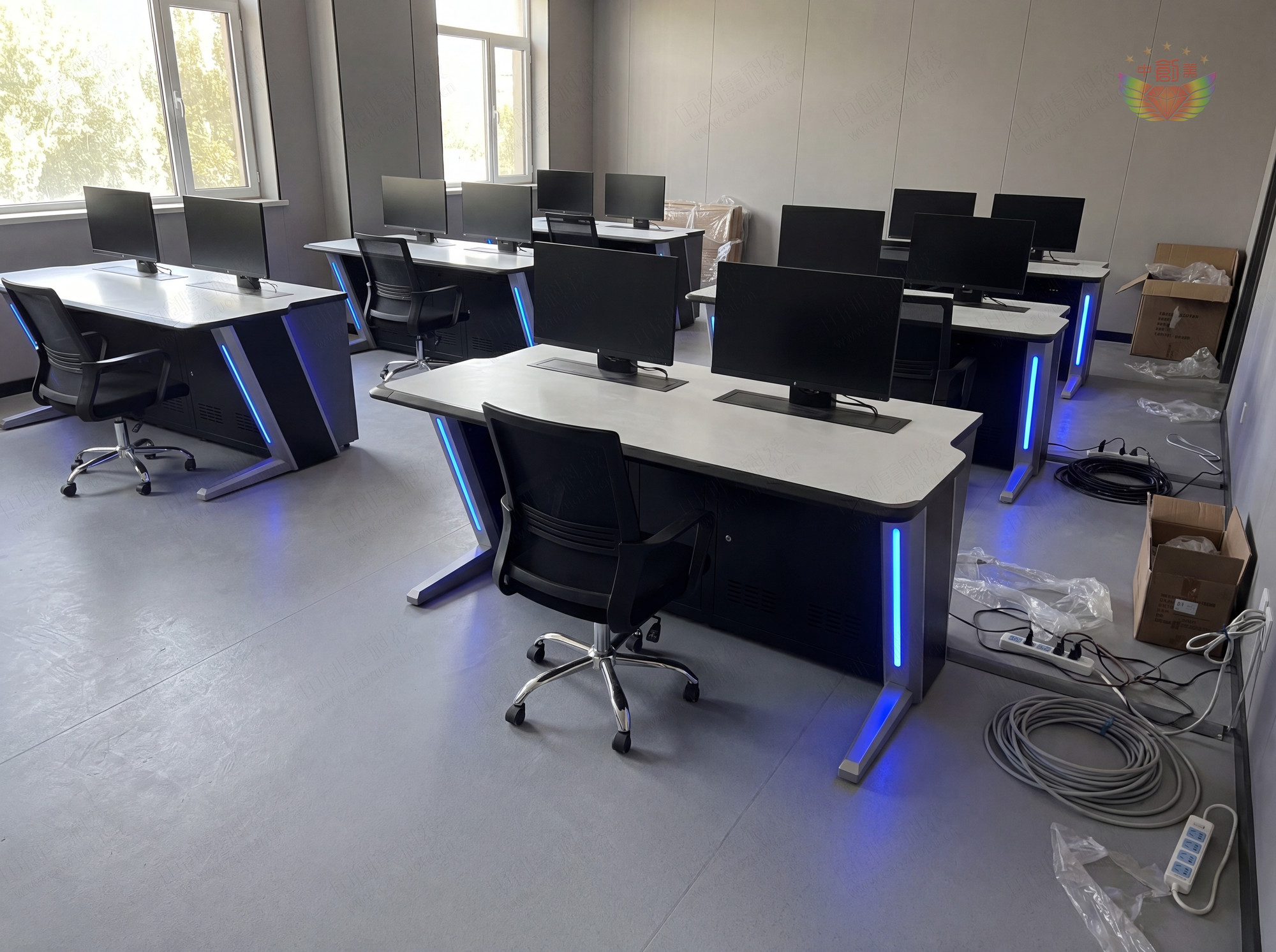 双工位升降屏监控操作台效果图