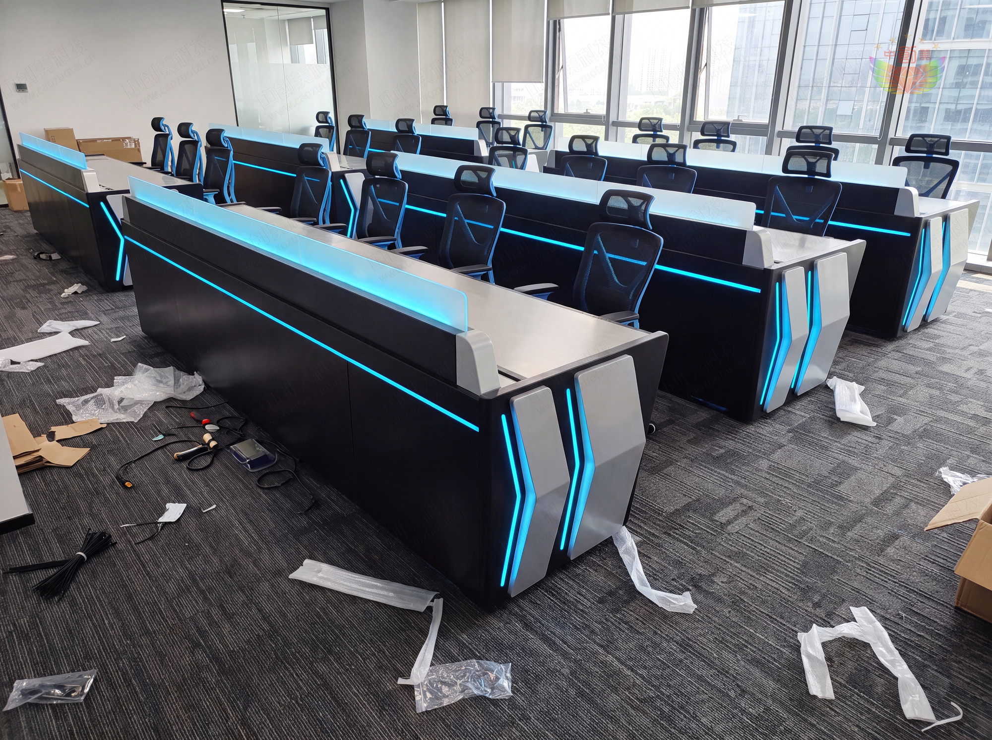 监控操作台款式图