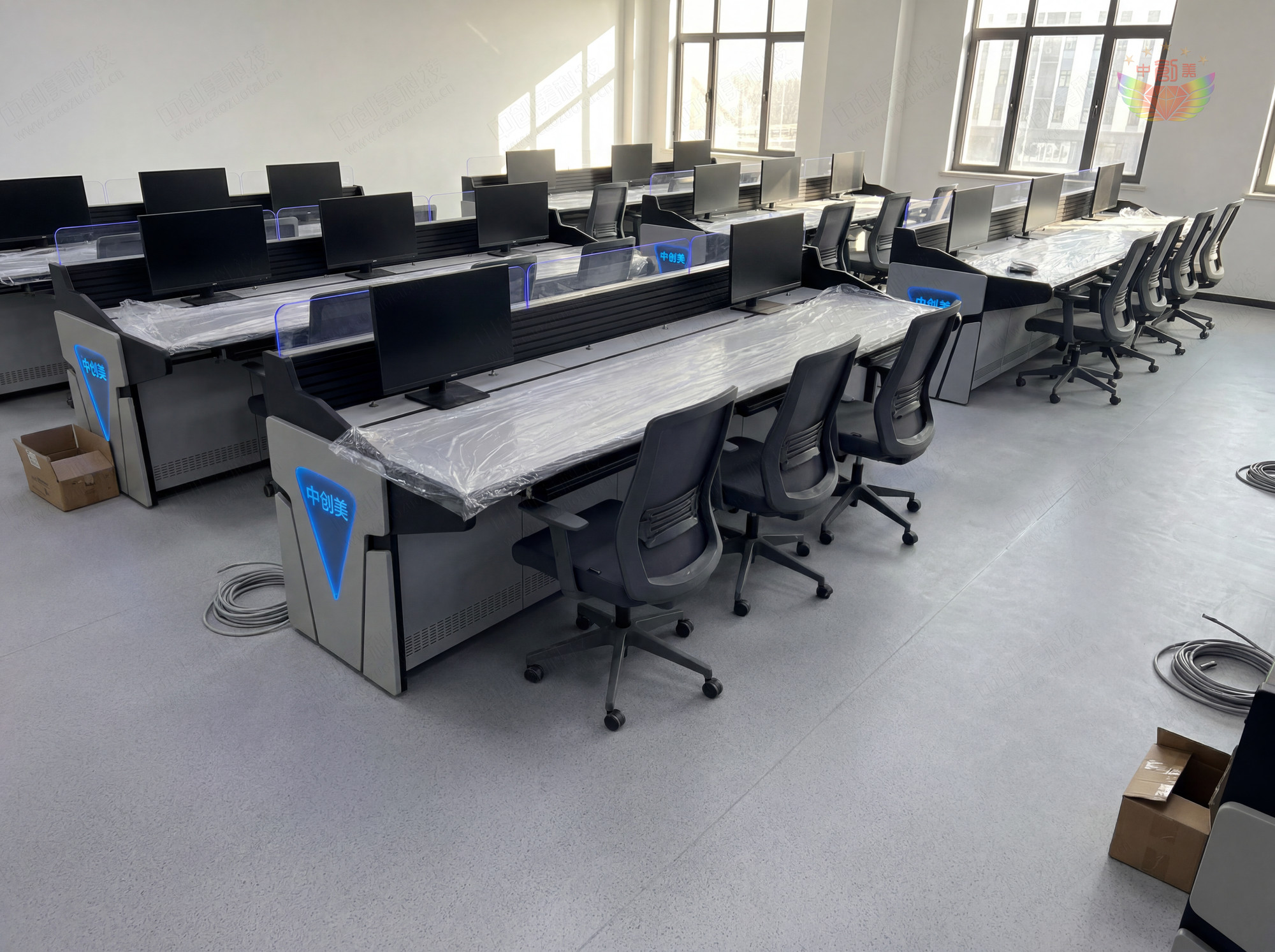 流线型监控操作台样式图