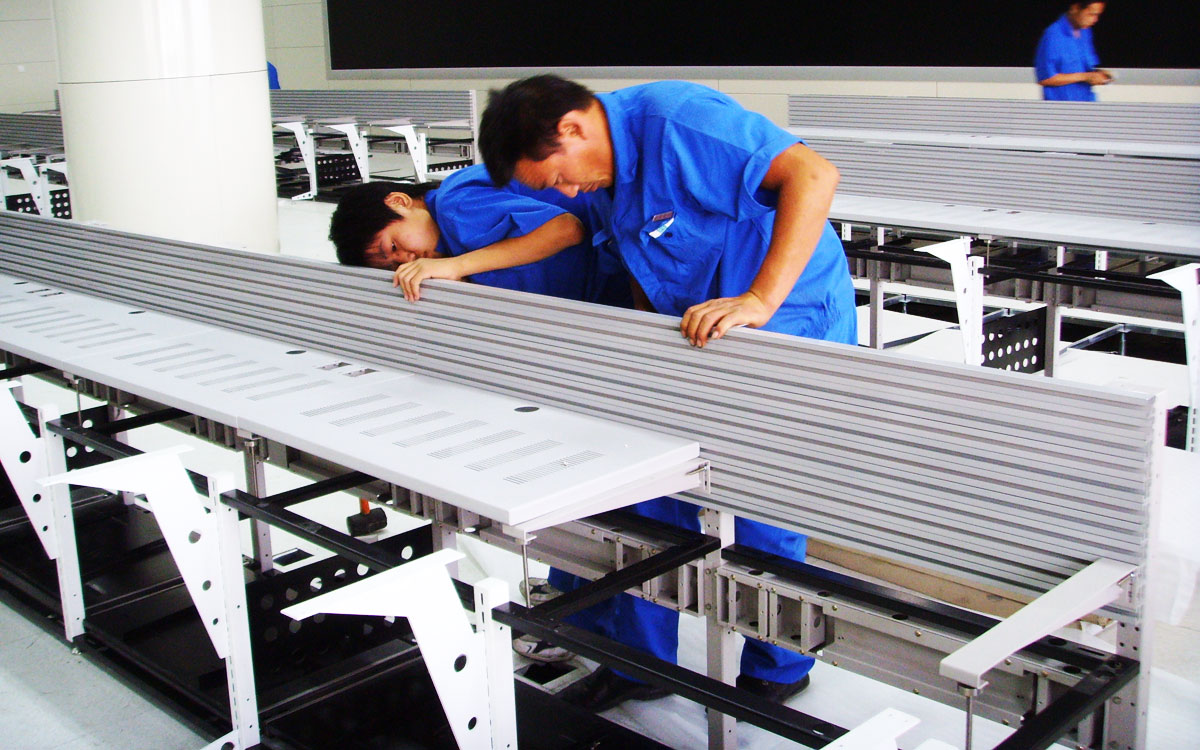监控操作台施工照片