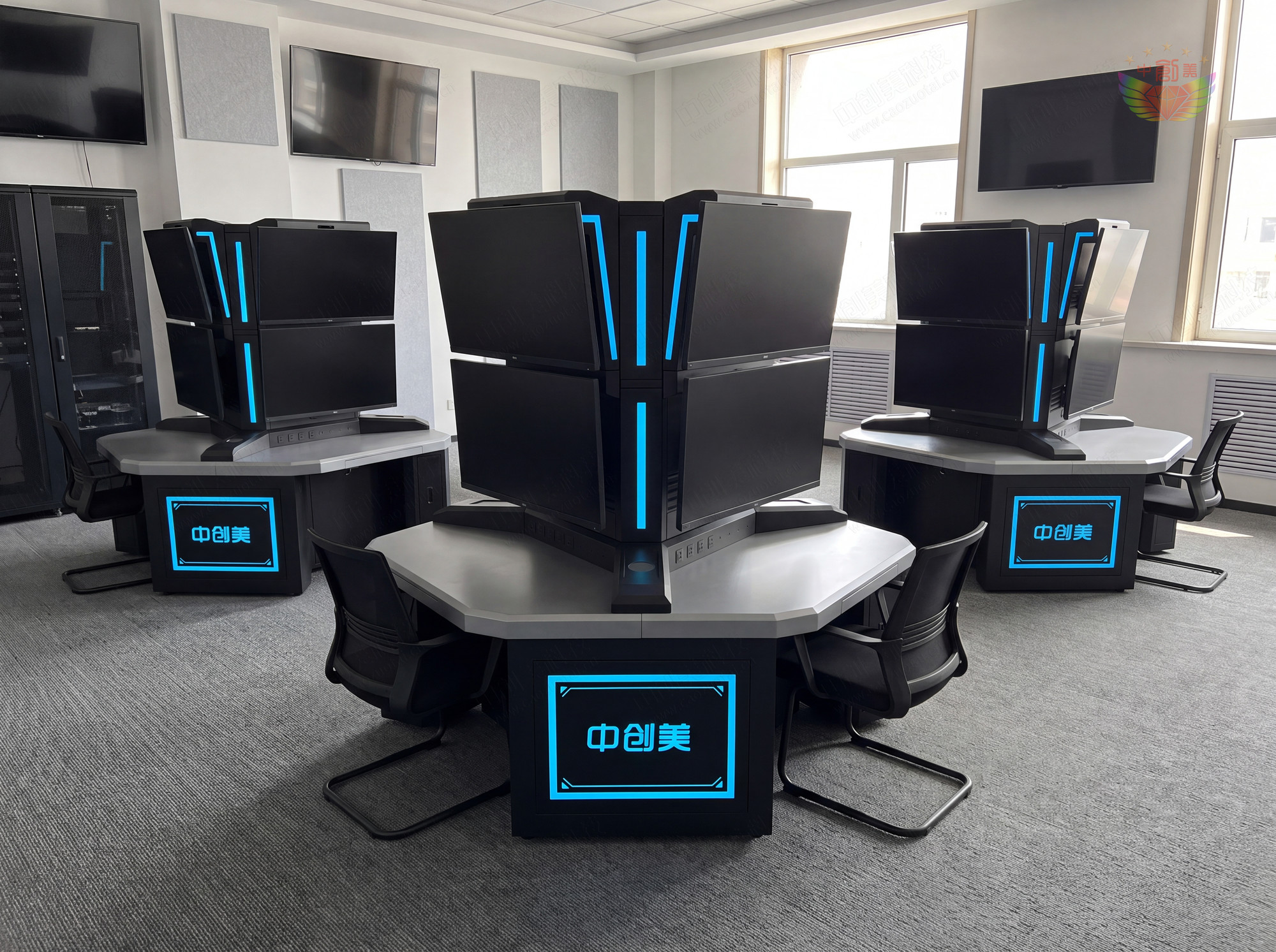 塔式多屏科幻操作台样式图