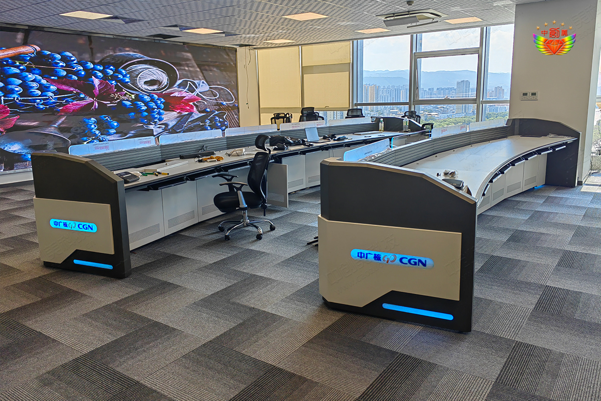 智慧城市指挥中心监控操作台图片