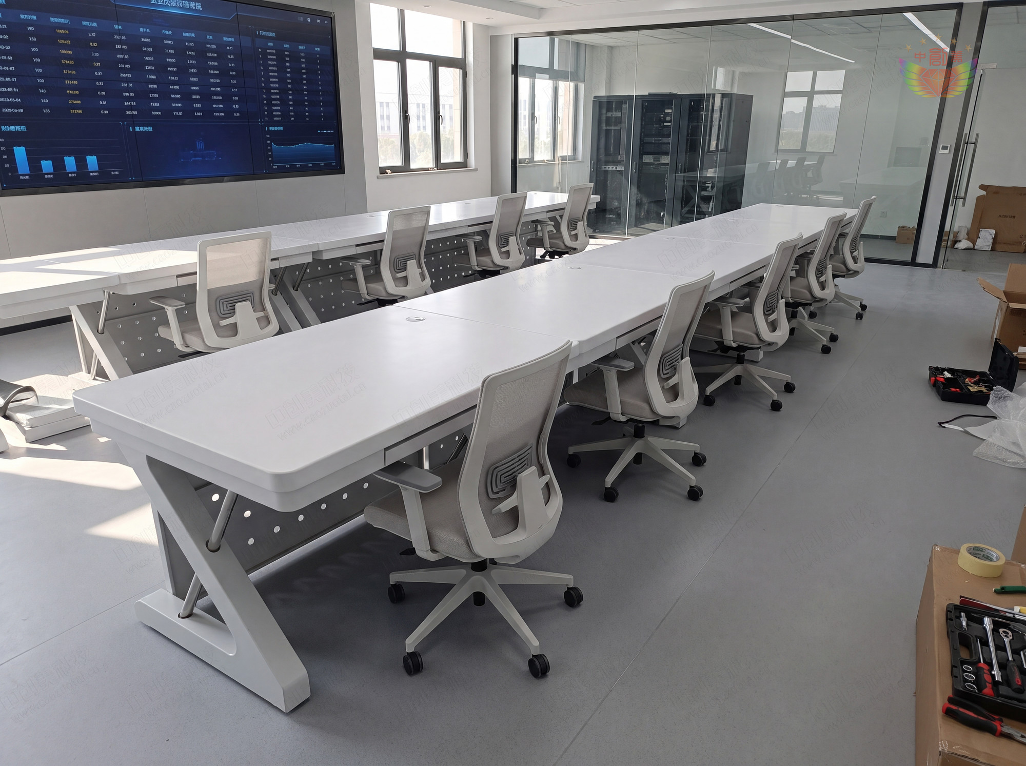 超简易中控室操作平台款式图